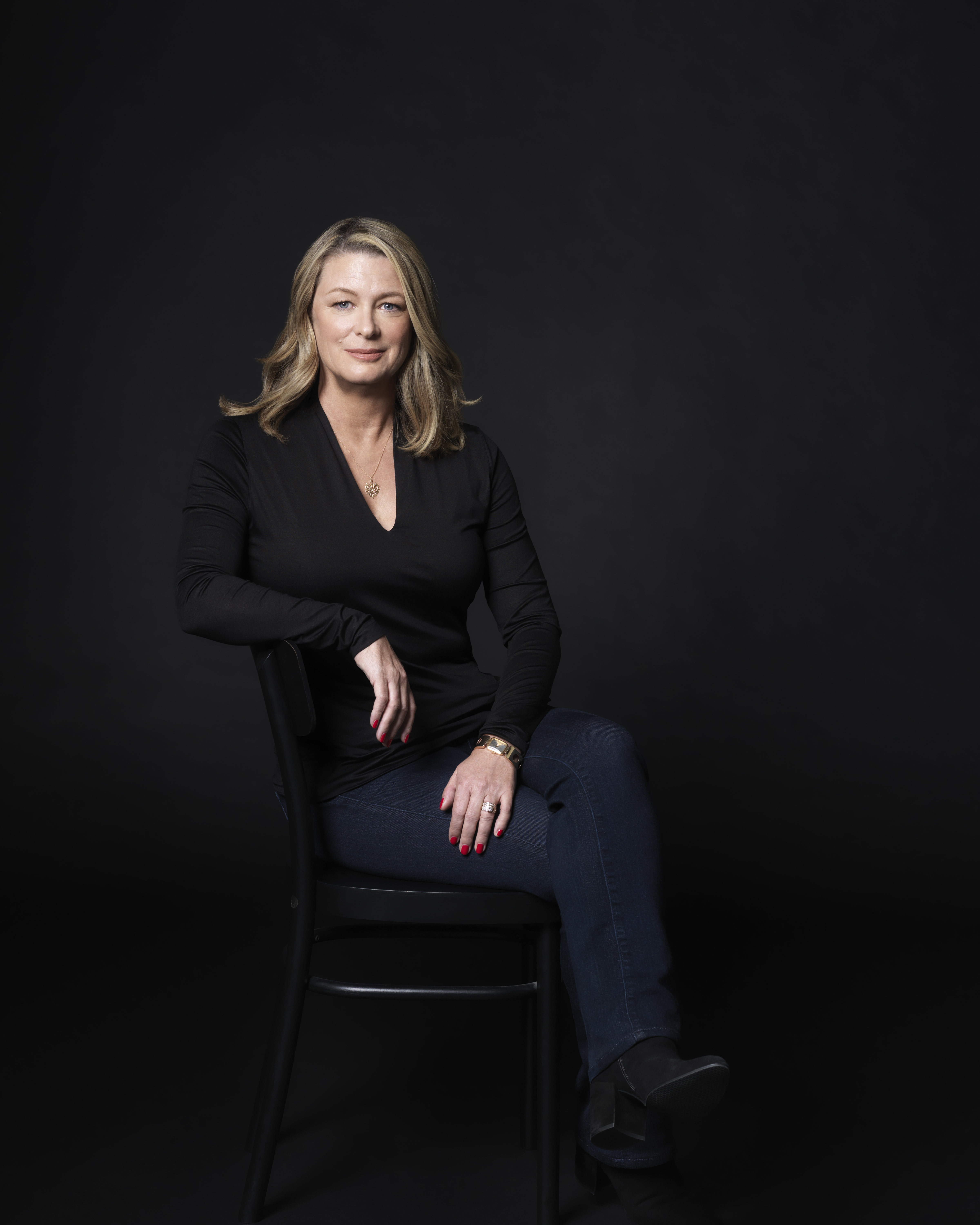 Headshot of author Kristin Hannah