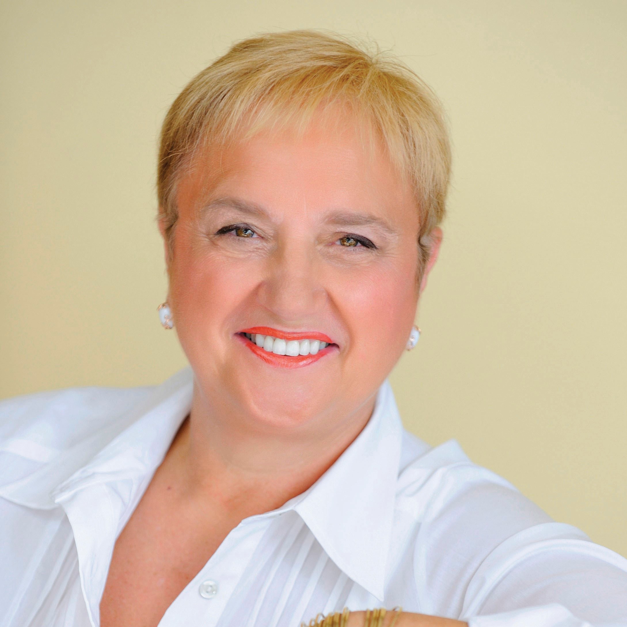 Headshot of chef and author Lidia Bastianich