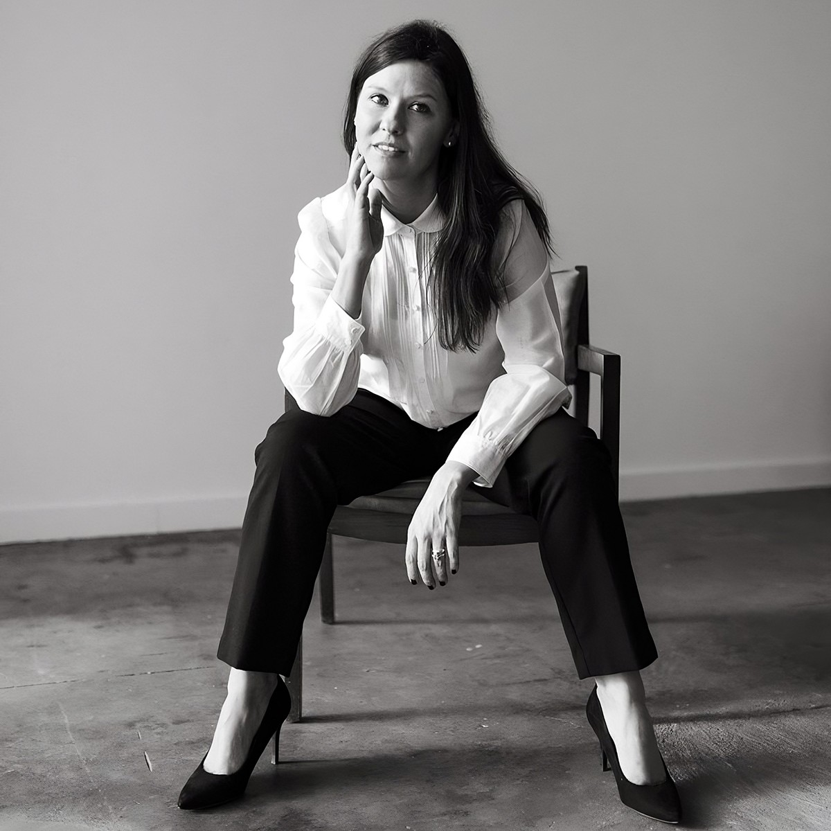 Headshot of author Sarah Damoff