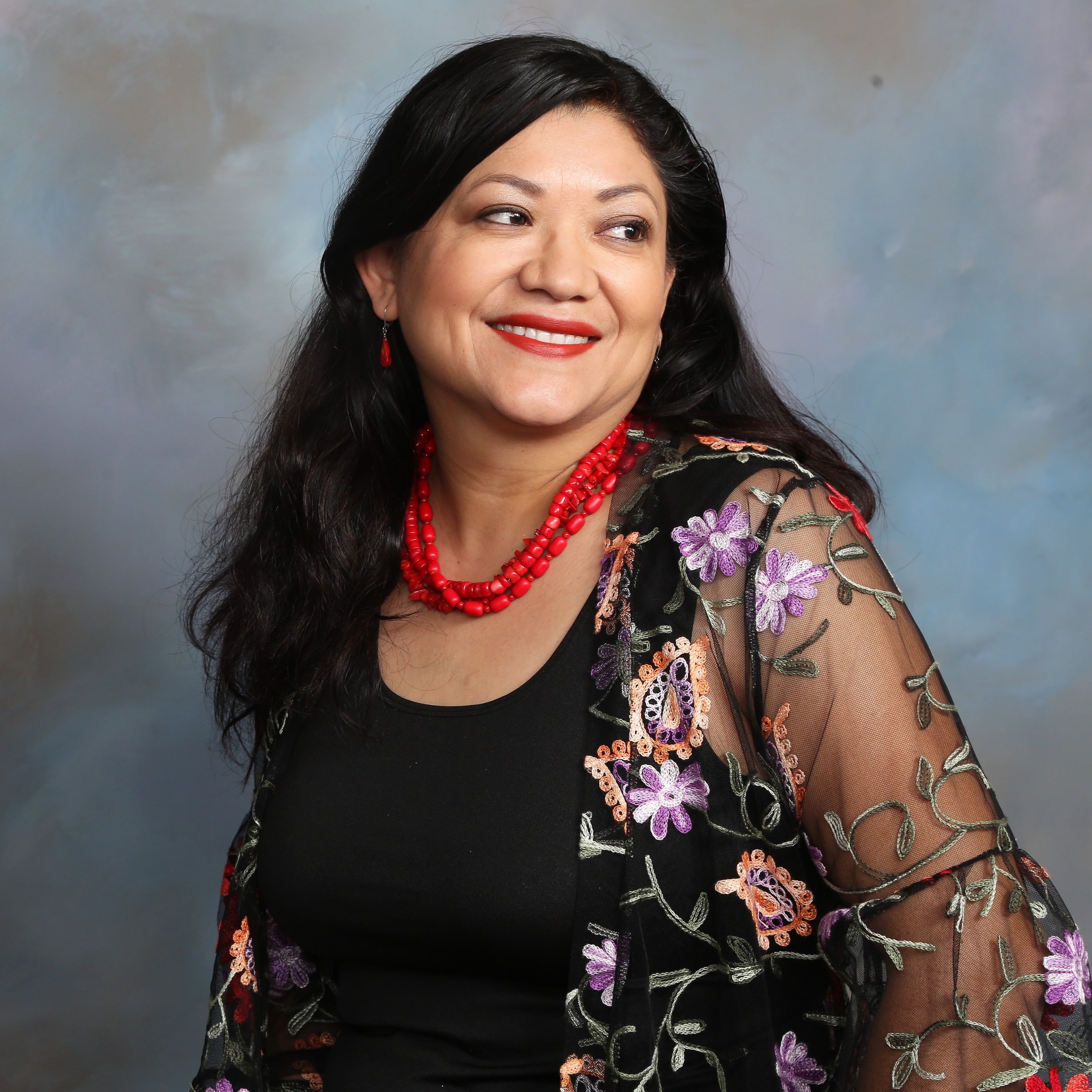 head shot of author Rena Grande