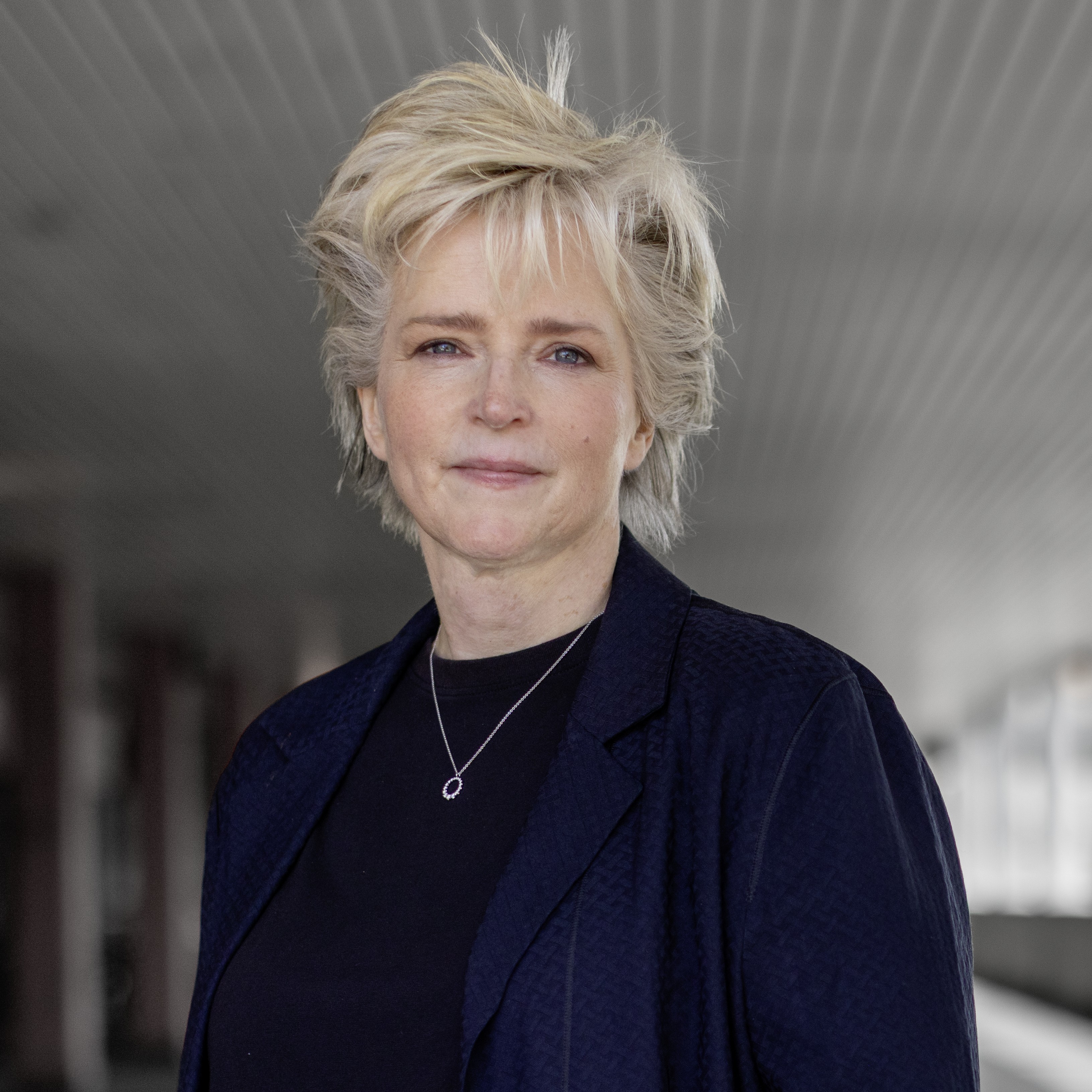 Headshot of author Karin Slaughter